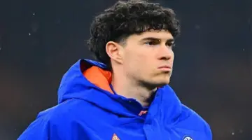 مدرب إنتر ميلان يقطع صمته بشأن اهتمام برشلونة بضم باستوني